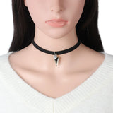 Stereogeometric triangle short necklace for women