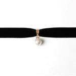 Velvet Creative necklace choker