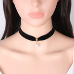 Velvet Creative necklace choker