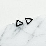 Simple and minimalist geometric earrings